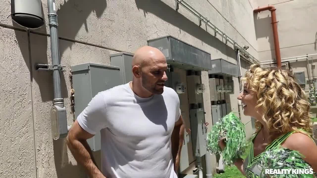 Watch Curly MILF loves outdoor fuck Full. Duration: 07:59 | ePornBabe.