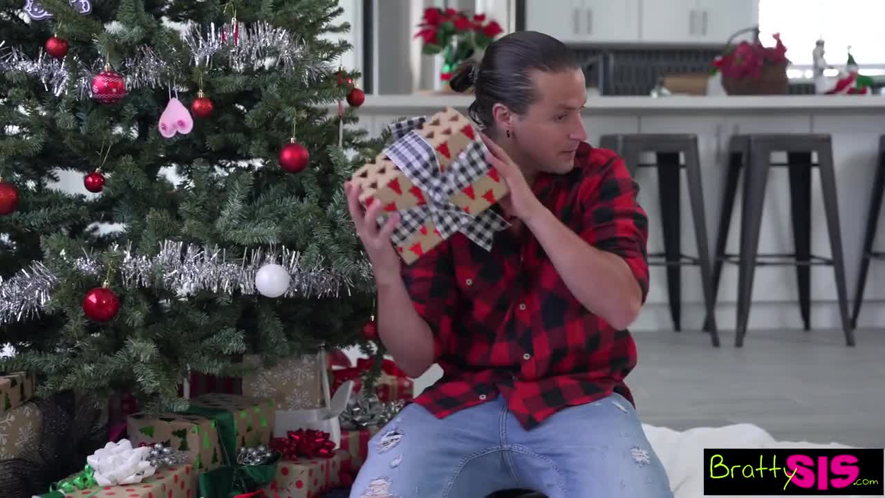 Watch Christmas gift from stepsisters Full. Duration: 23:30 | ePornBabe.