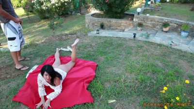 MILF was banged and creampied during an excursion in the botanical garden
