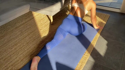 Babe with Round Ass squats on stepbrother's huge cock in hot POV scene