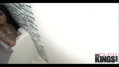 Drilling Latina pussy of teen stepsis Mia Martinez in bathroom POV
