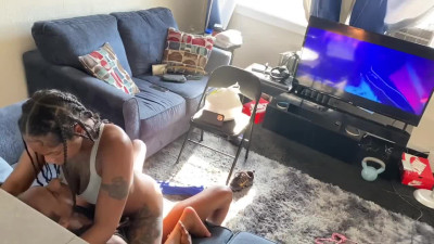 Black girlfriend fucks her boyfriend while watching TV-show