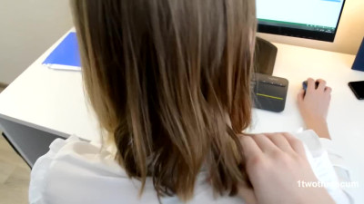 Office lady does blowjob for her boss