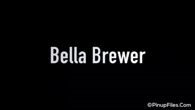 Gorgeous Bella Brewer Boast of Her Enormous Gigantic Boobs