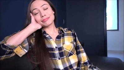 Petite babe cheats on a boyfriend with his stepfather