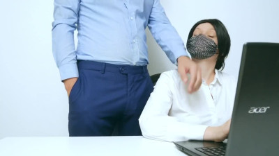 Secretary does blowjob and titjob during her real job