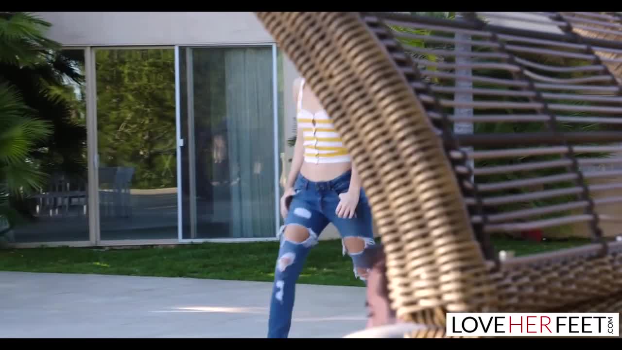 Watch Love her feet and pussy Full. Duration: 13:11 | ePornBabe.