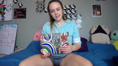 Puffy teen gives herself an orgasm with a vibrator and squirts