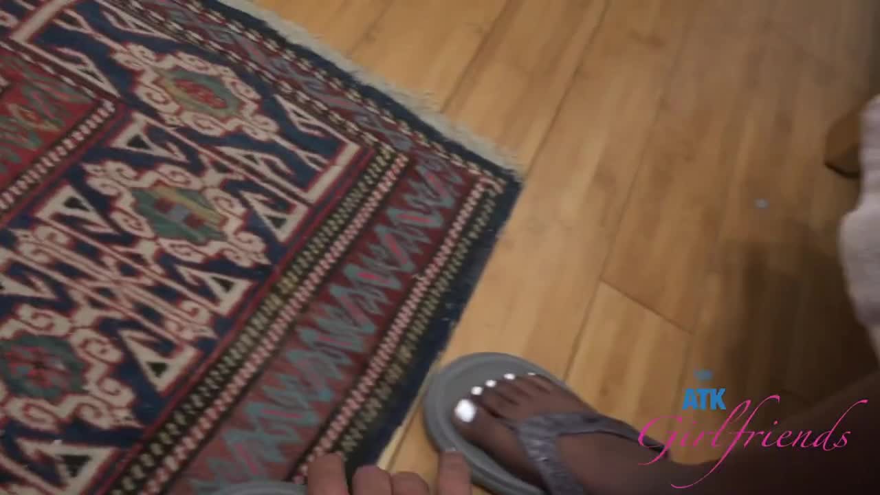 Watch Ebony chick gets a white dick in her sloppy pussy Full. Duration: 09:57 | ePornBabe.
