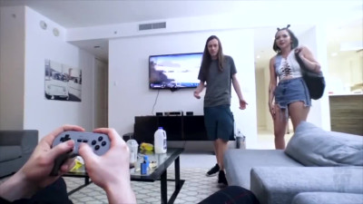 Teen horny girl distracted her stepbrother from gaming with her pussy