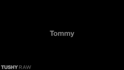 Flexible Sporty Hottie Tommy King Loves Hard Anal Dick-riding