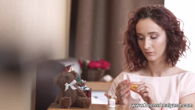 Romantic anal gift for a skinny brunette