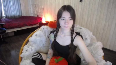 A teen girl decided to try herself in a webcam