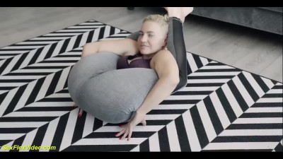 MILF Contortionist Hanna Montana -  Extreme Acrobatic DP Threesome