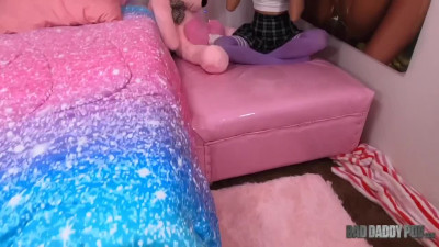Stepfather taught his slutty stepdaughter to swallow a dick