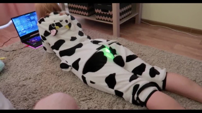 A girl with a glowing anal toy loves anal sex