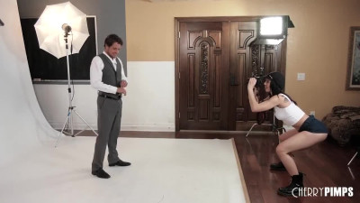 Change of Roles: Hot Photographer Girl Seduces her Macho Model