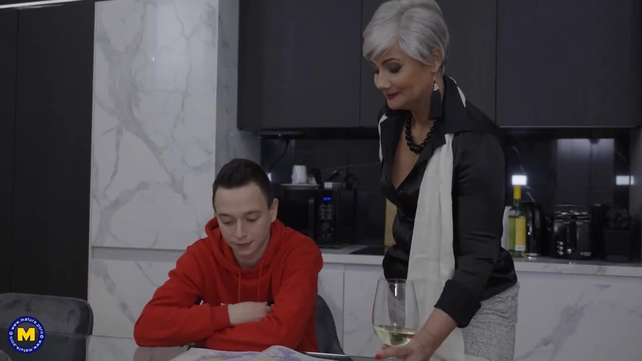 Watch Old Cougar Nikki Nutts wants to have some nut inside Full. Duration: 06:55 | ePornBabe.