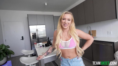 Bailey Brooke got a huge cumshot after a hard deepthroat with a huge cock.
