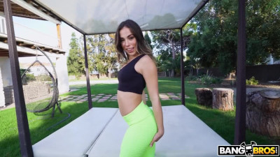 Big butt Anastasia Brokelyn got a huge dick in her asshole!