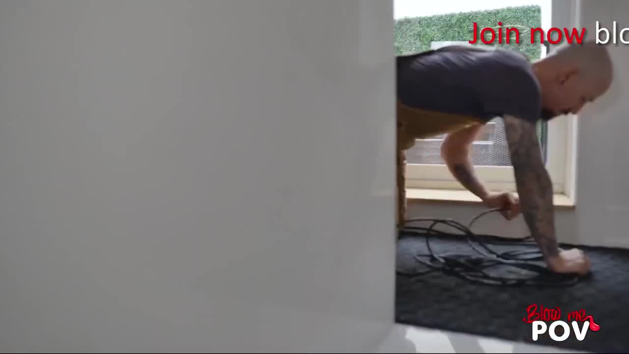 Watch The cable guy was lucky to get a blowjob Full. Duration: 12:03 | ePornBabe.