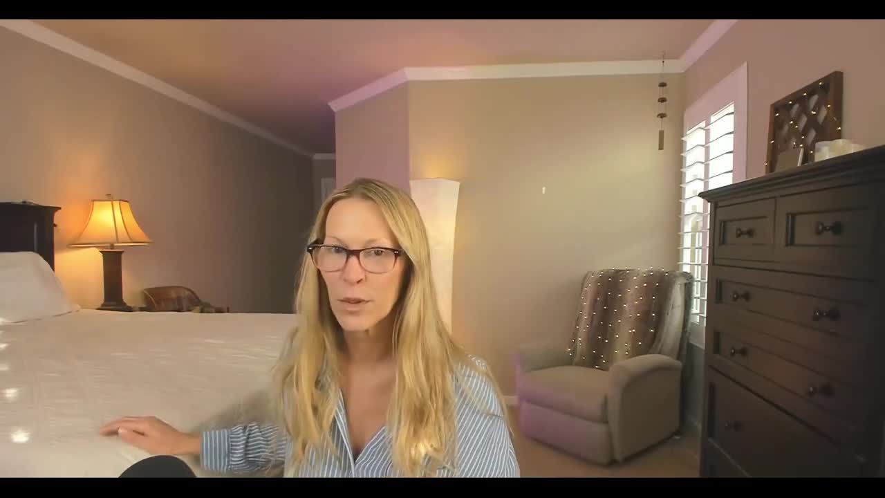 Watch Jess Ryan rates dicks on dating app, showing her thicc mature body on webcam Full. Duration: 11:58 | ePornBabe.
