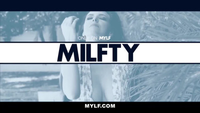 Fucked friend's hot Milf mom Melissa Lynn - MYLFDOM
