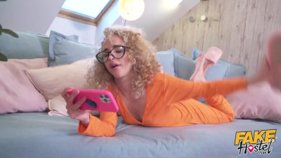 Curly whore cheated on boyfriend and filled with cum!