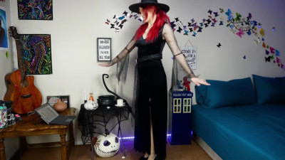 Ahegao Witch in nasty solo with fucking machine