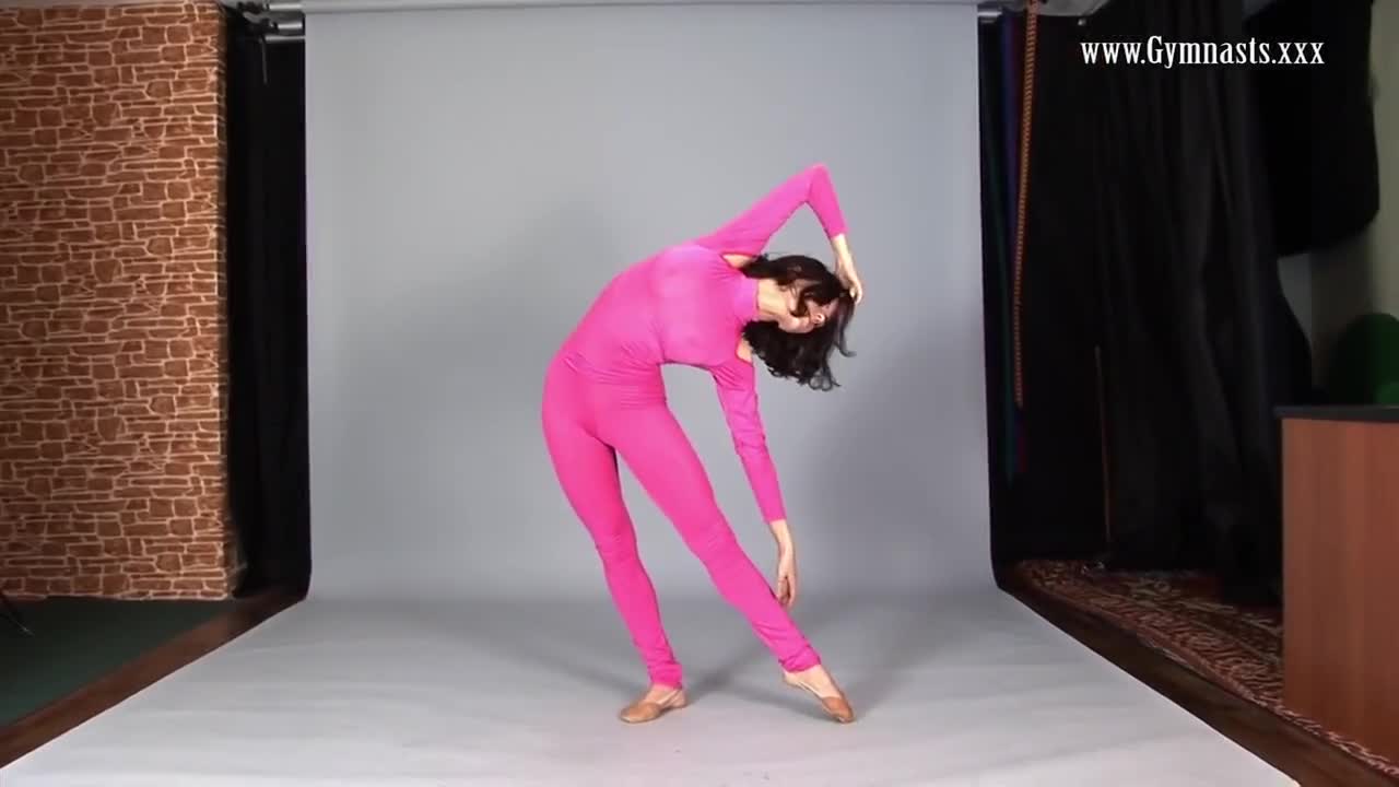 Watch Flexy teen w natural tits leg splits and posing for shoot. Full. Duration: 06:21 | ePornBabe.