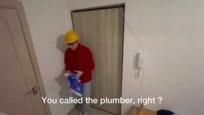 Horny teen couldn't resist it and fucked with a plumber