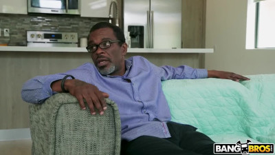 Teen with glasses on nerdy face sucks old man's black dick