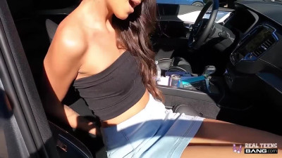 Puerto-Rican Girl Natalia Nix on her First Porn Casting