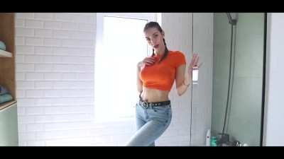 Busty babe showing off her sweet holes in hot solo scene
