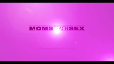 I had threesome with my hot stepmom and stepsis