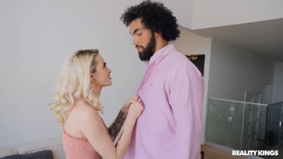 Petite Lola Fae comes in handy for BBC - Reality Kings