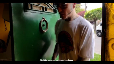 Punk amateurs lick holes and share dick in threesome