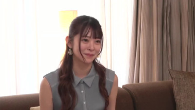 Leggy Japanese doll satisfies feet-obsessed guy in a hotel room
