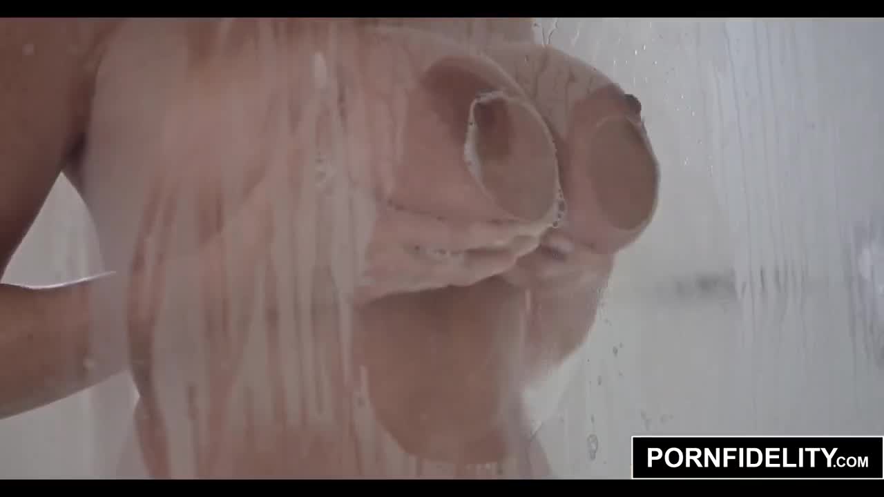 Watch Dreamslut Stella Cox fucks the fan who is obsessed with her Full. Duration: 15:28 | ePornBabe.