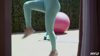 Sporty Milf fucked in spooning and blasted with sperm after work out