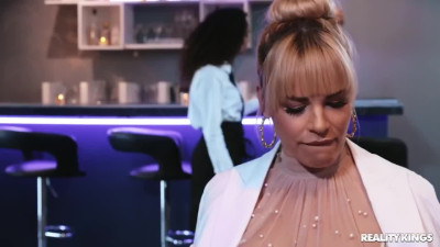 BBC and ebony waiters share rich Milf to get some tips