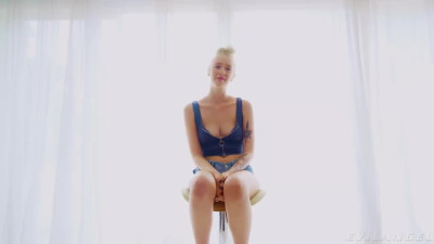 Extremely stretching anal for a naughty blonde Marilyn Johnson