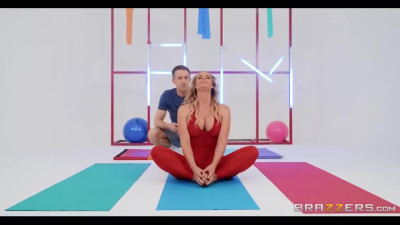 Big-Ass blonde MILF gets her Pussy fucked after Yoga Warm-up