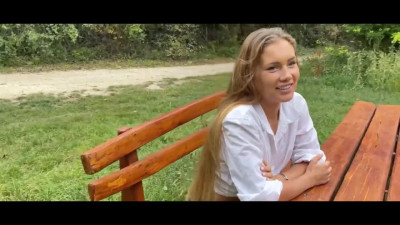 Amateur Russian girl gets her Round booty fucked in the Car