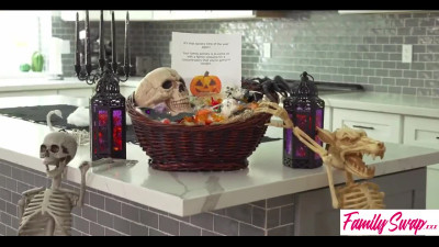 Swap family fucking on Halloween in Scooby-Doo Costumes