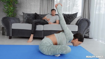 Alyssia Kent gets a lot of sperm on juicy jugs after her workout routine
