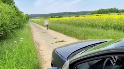 Cute Bubble-booty Brunette Lets a Guy Drill And Creampie Her Anus To Reward Him For Fixing Her Car