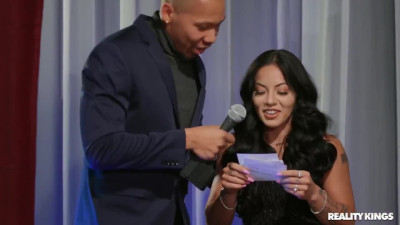 Couple demonstrates perfect sex skills in a public TV show