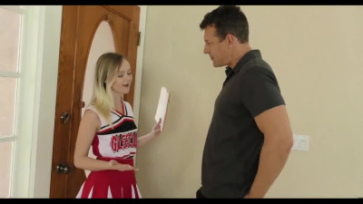 Petite cheerleader persuades a sponsor to give her money through her good stetching in sex