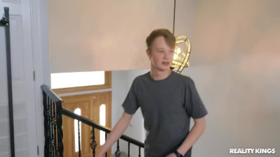 Curvy Latina stepmom leaves guy no chance not to get horny
